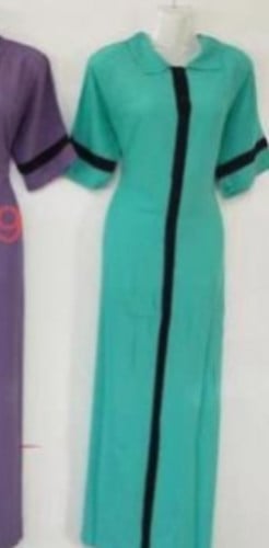 قميص بخط اسود