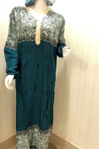 قميص مع طرحه