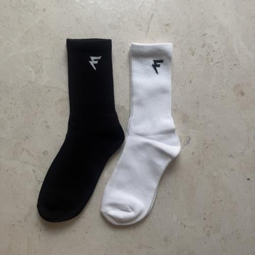 Socks - جوارب رياضية طويلة
