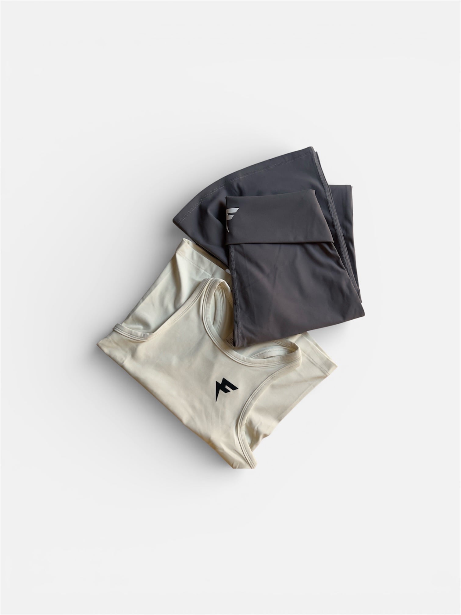 الملابس الرياضية FTWEAR