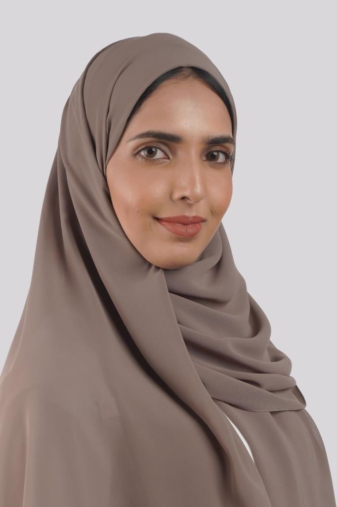 رمادي غامق
