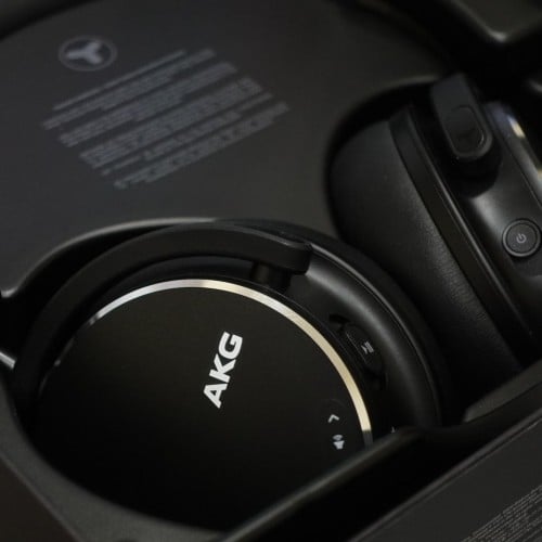 AKG Y600NC WIRELESS Bluetooth headphone