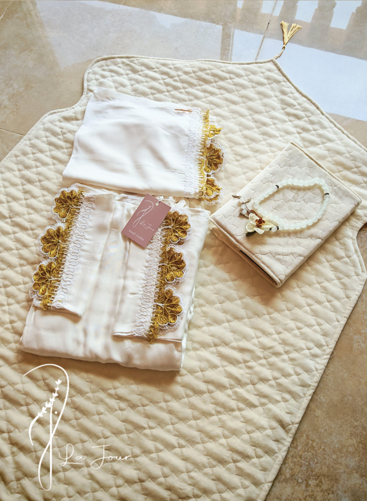 شرشف صلاة لف اوف وايت ستان اويا ذهبي جميل و مميز