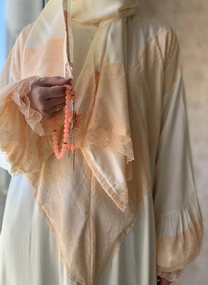 Sugar prayer shawl with melon lace and zipper
