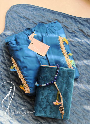 شرشف صلاة لف قطن بارد أزرق بالورد الاويا الفاخر التركي