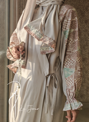 شرشف صلاة بيج  لف رسم باتيك يدوي