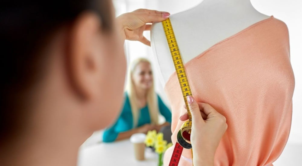 مقاسات الفساتين بالارقام والحروف