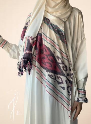 شرشف صلاة أوف وايت لف مزين بالغزل البدوي الفاخر و...