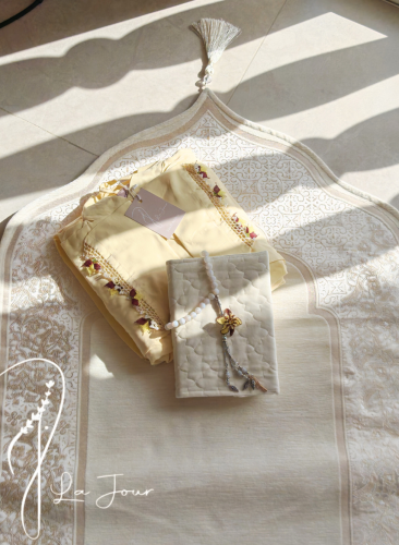 شرشف صلاة لف قطن أصفر فاتح كروشيه بالورد الاويا تركي