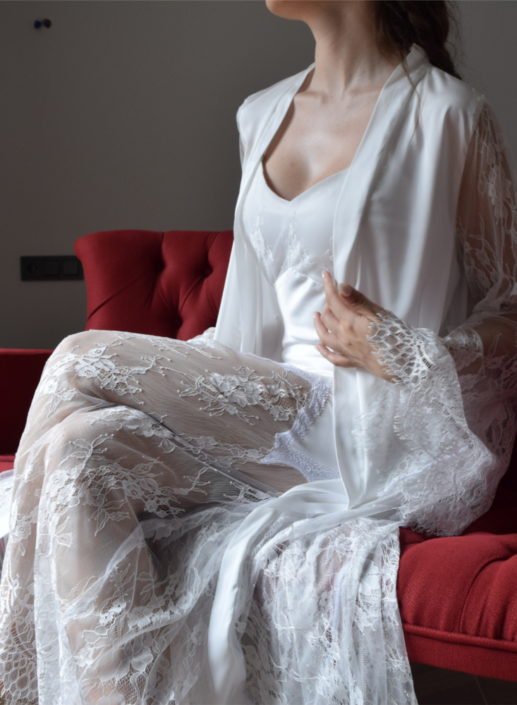 White silk and lace nightgown and robe -             Lajour