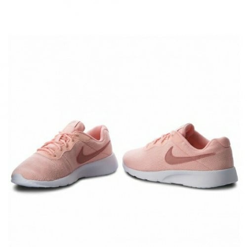 حذاء نايكي نسائي / 37.5