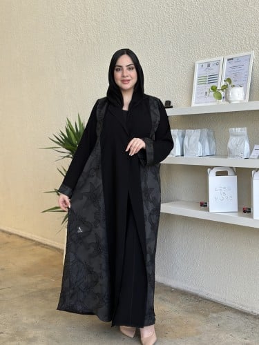عباية كتف ملكي رسمية بياقة تدخيله قماش جاكار