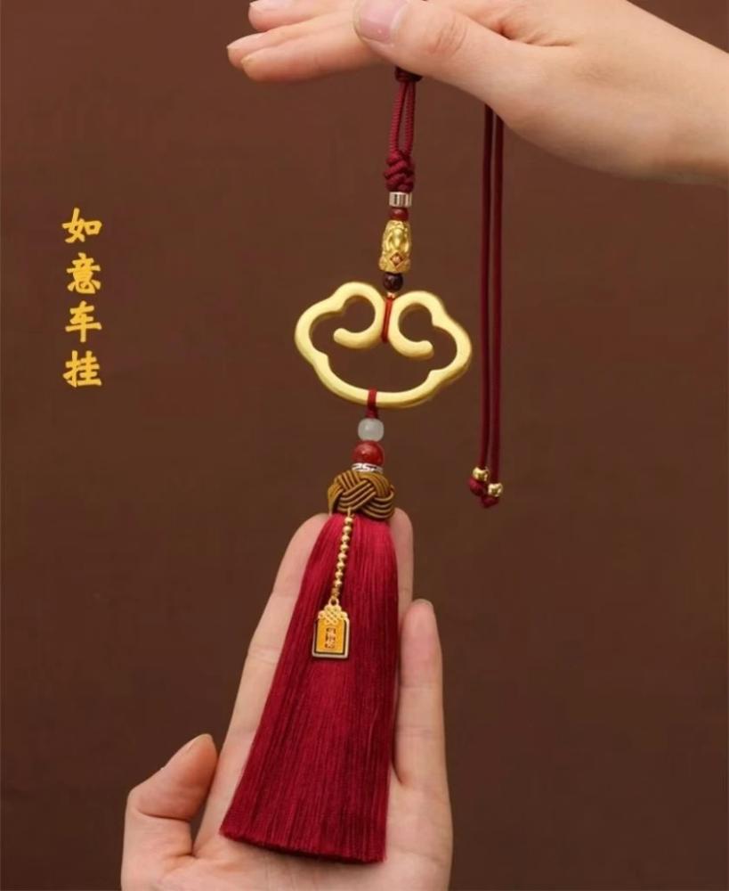 قلادة زينة داخلية للسيارة