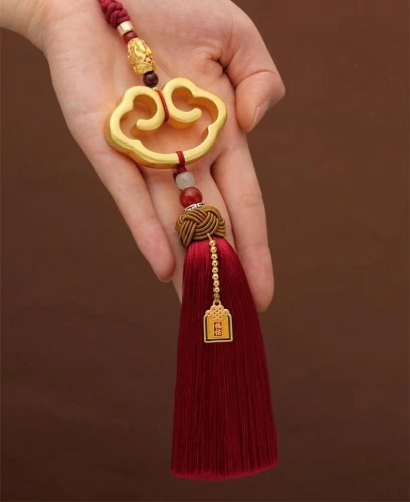 قلادة زينة داخلية للسيارة