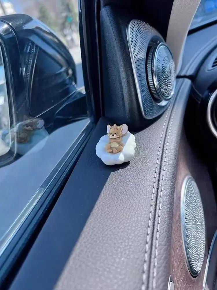 زينة سيارة ( توم & جيري )