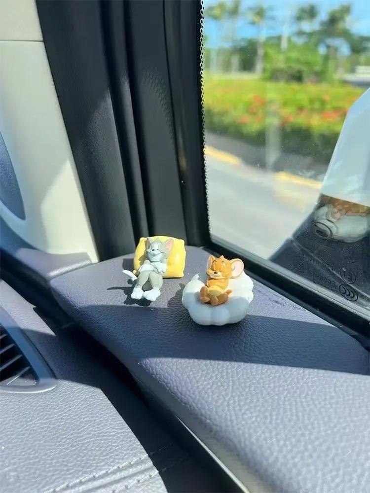 زينة سيارة ( توم & جيري )