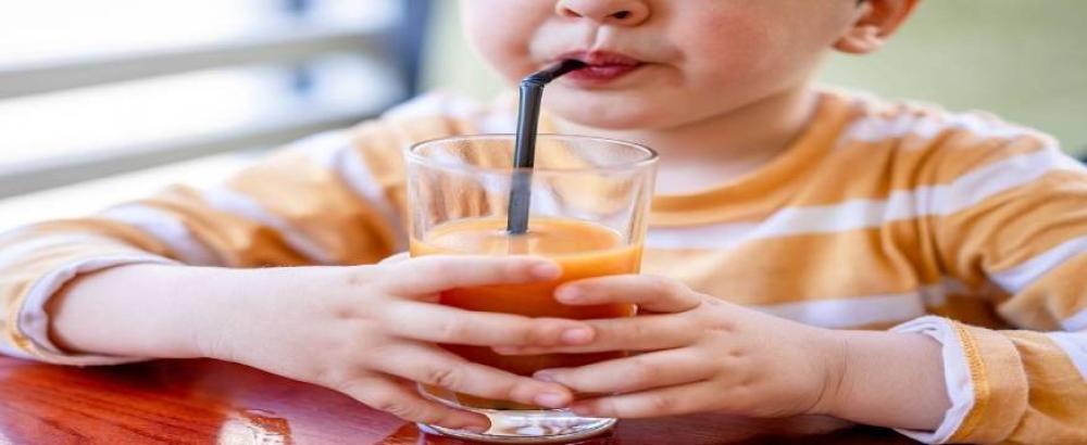 عصائر مفيدة للأطفال في المدرسة: أفضل 7 خيارات