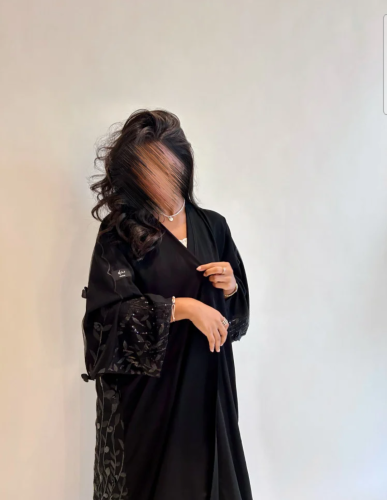 عبايه العيد القماش : كريب الاميره كوري