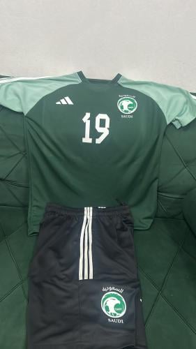 طقم تمارين المنتخب السعودي 2025
