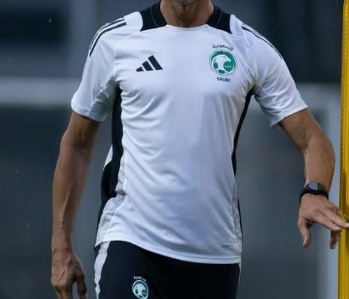 طقم تدريب المنتخب السعودي الجديد 2025