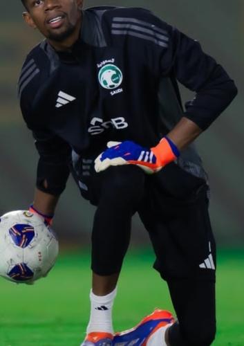 طقم تمارين حارس مرمى المنتخب السعودي