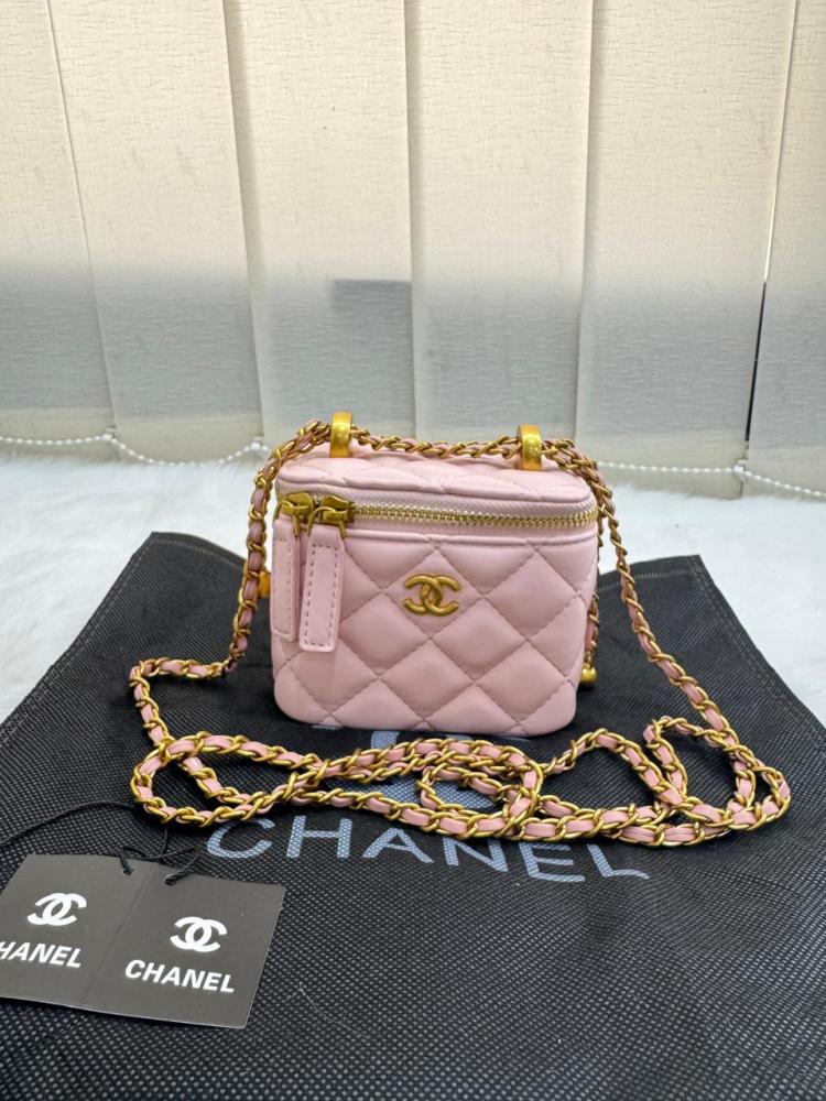 شنطة شانيل صغيرة باللوان متعددة