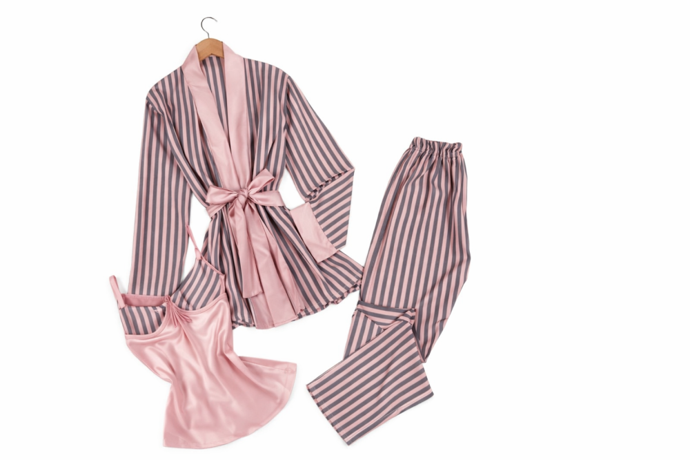 كيف تختارين ملابس البيت المريحة والأنيقة؟