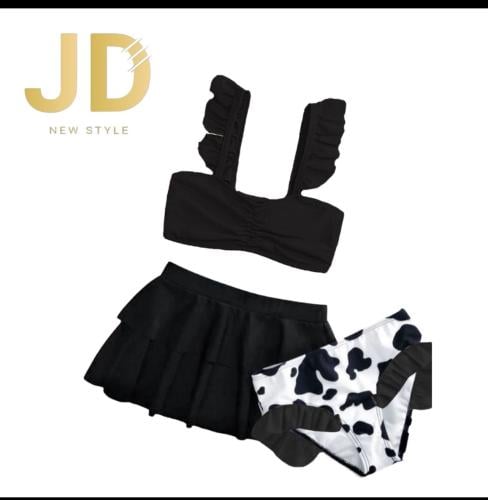 مايوه بناتي قطعتين مع تنورة وكشكشة بتصميم أنيق