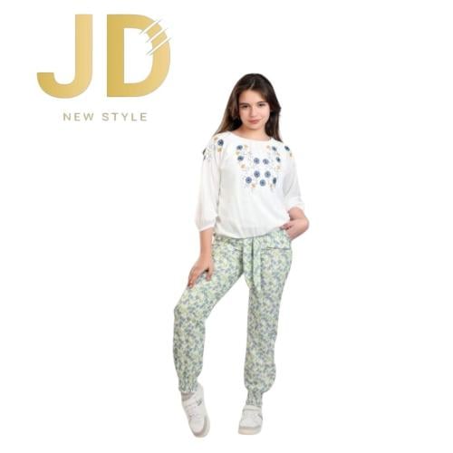 طقم بناتي بلوزة بيضاء مطرزة مع بنطلون مشجر من JD New Style بتصميم أنيق