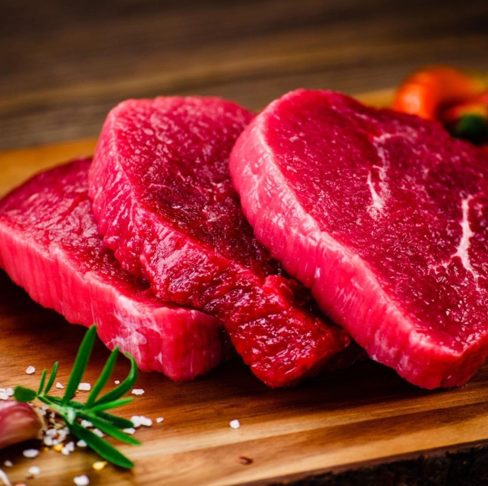 ما الفرق بين لحم العجل ولحم البقر