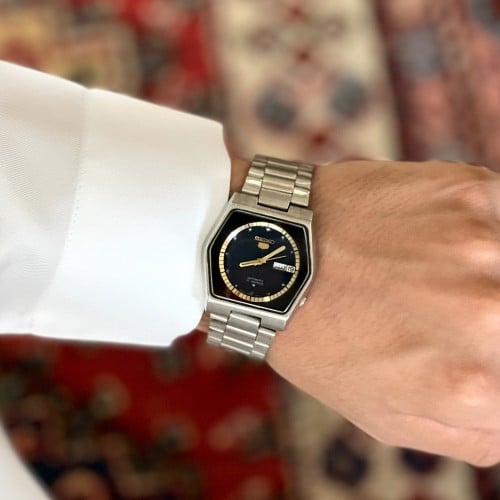 ساعة Vintage ماركة Seiko5 سوداء ميناء ذهبي