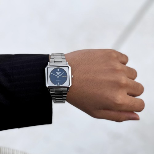ساعة Vintage ماركة Seiko5 مينا دائري كحلي