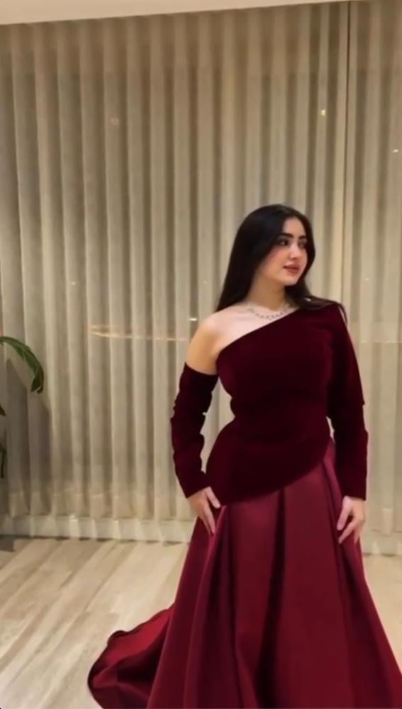 فستان فخم كلاسكيي