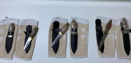 سكين رجل كبير بجراب مطاط