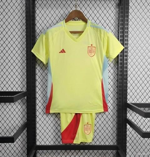 طقم اسبانيا الاحتياطي 2024/2025