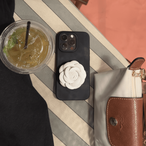 Chanel Camellias Grip
