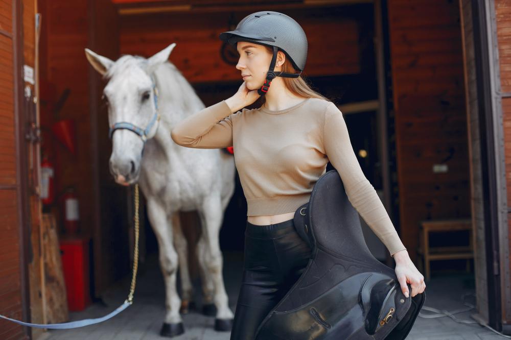 كيفية اختيار ملابس الفروسية بعناية ؟ كيفية اختيار ملابس الفروسية بعناية ؟