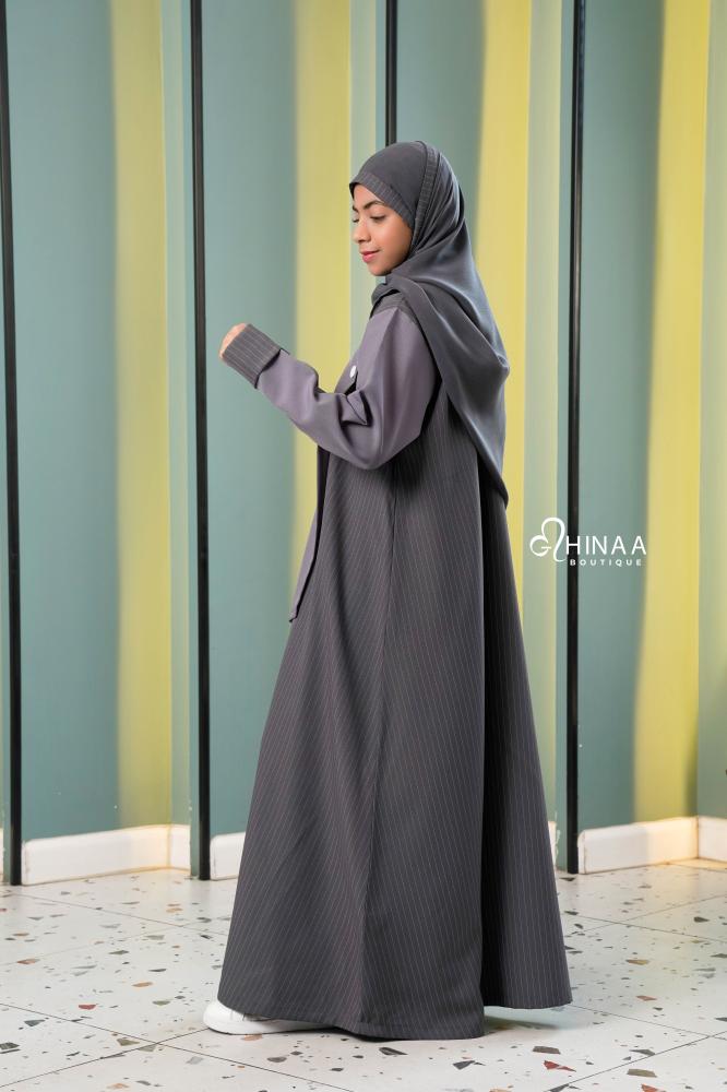 عباية بناتي رمادي سادة مع قماش غامق مقلم