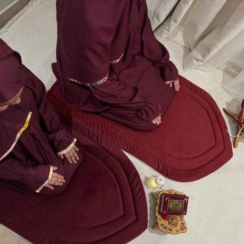 طقم الام وبنتها