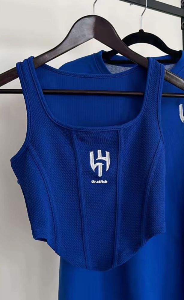 تيشرت وتوب بشعار الهلال