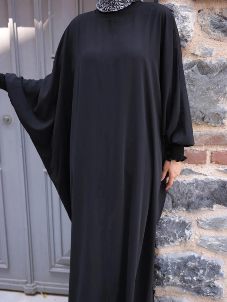 عباية سوداء واسعه