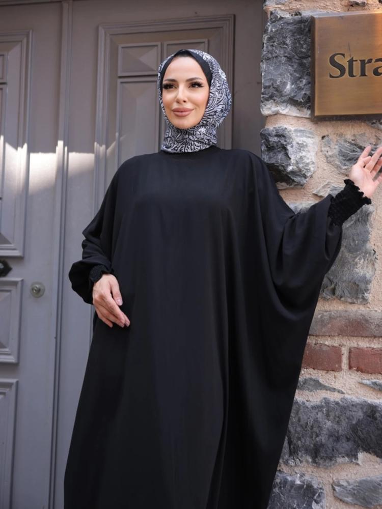 عباية سوداء واسعه