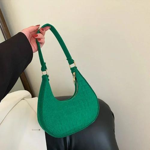 حقيبة هلال للنساء