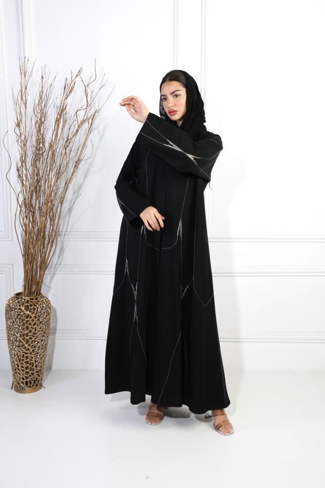 عباية بتطريز ابيض