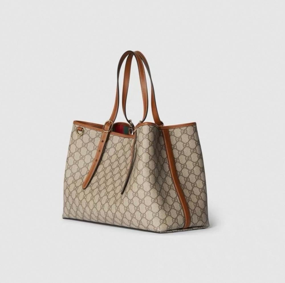 Gucci Emblem GG bag, size 38 cm بوتيك شوني
