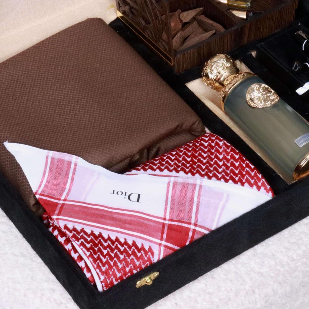 هدايا الشتاء للرجال قماش ديور شتويه افكار هدية رجاليه شماغ بوكسات شتاء