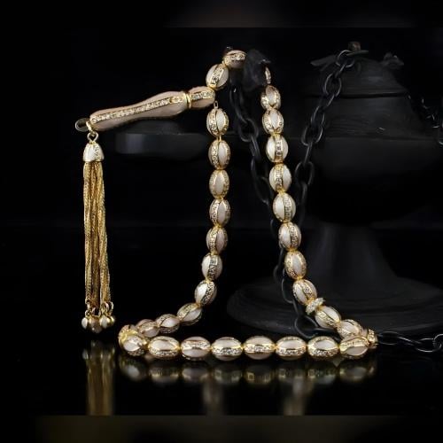 سبحة راقية من أحجار الصدف الأنيق ملبسة فضة خالصة و...