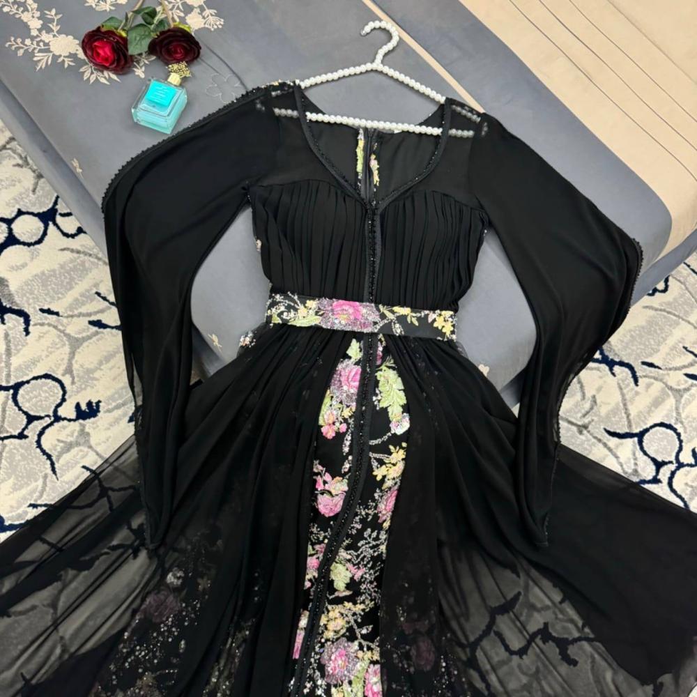 فستان اسود مشجر