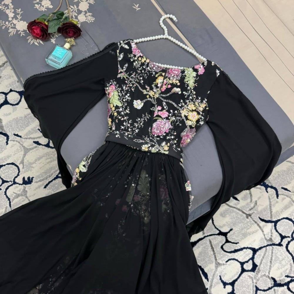 فستان اسود مشجر