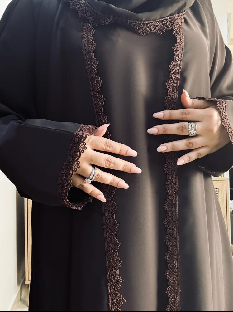 بكج الدوام 3 - فستان وعباية باللون البني